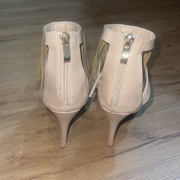 Adriana beige tassel heel shoe - Picture 4 of 7